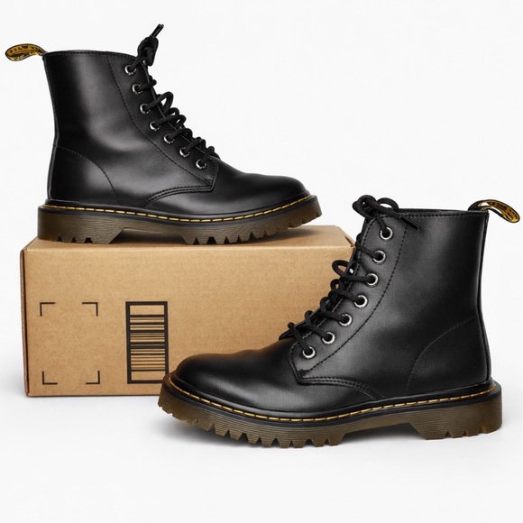 Dr.Martens Luana Boots women’s Size 8 - Picture 2 of 10